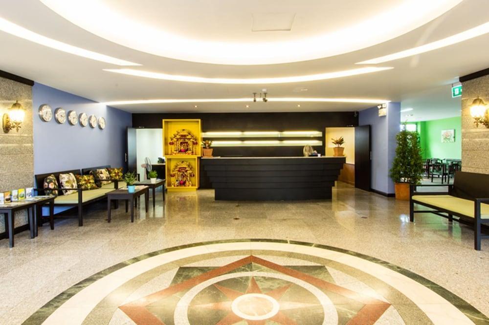 All Together Suite Hotel Bangkok Exteriör bild