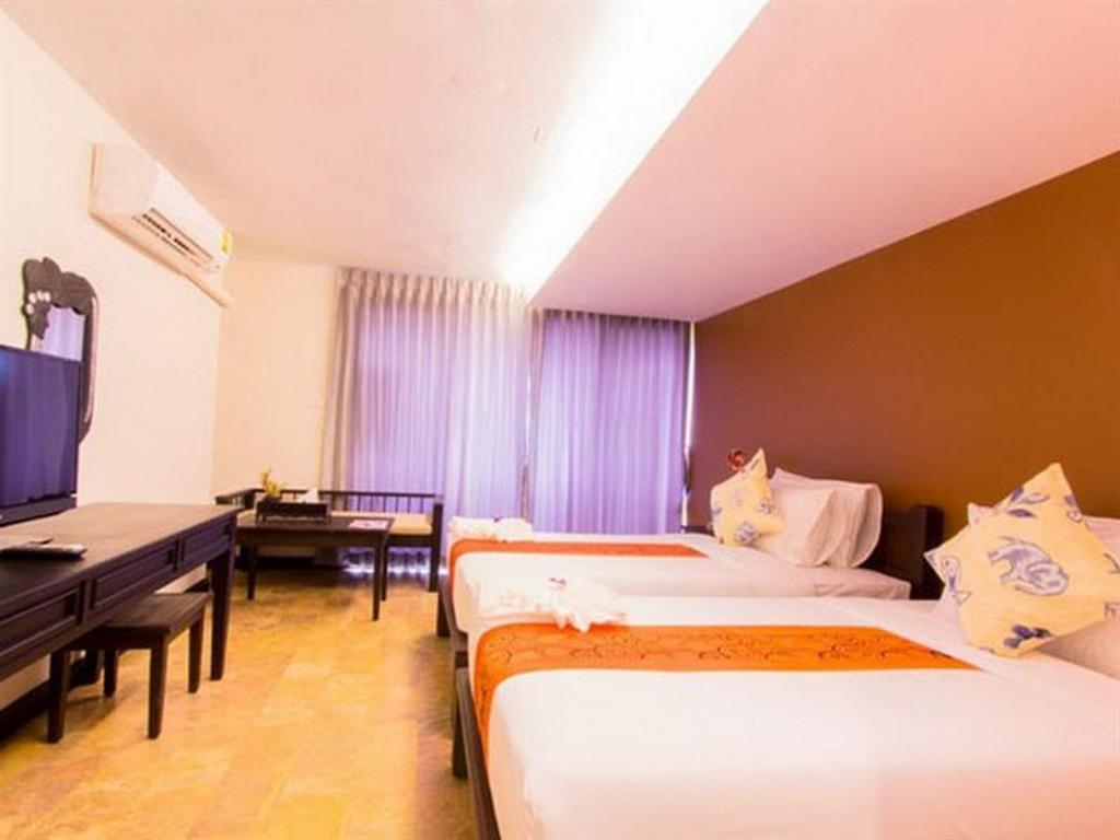 All Together Suite Hotel Bangkok Exteriör bild