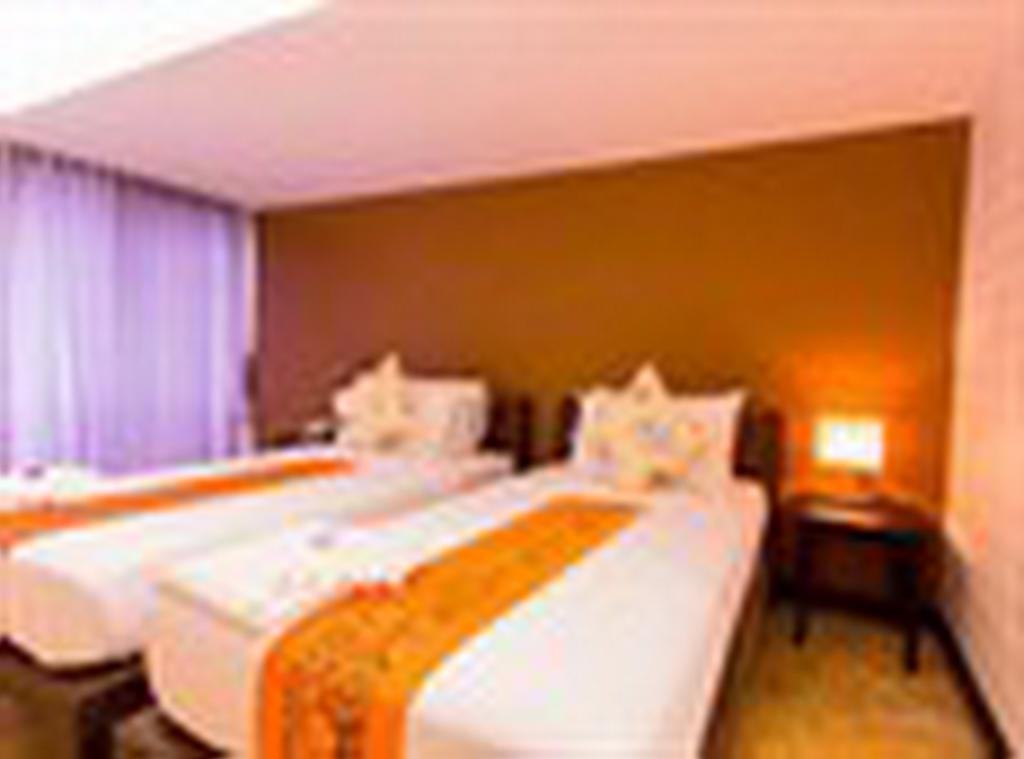All Together Suite Hotel Bangkok Exteriör bild