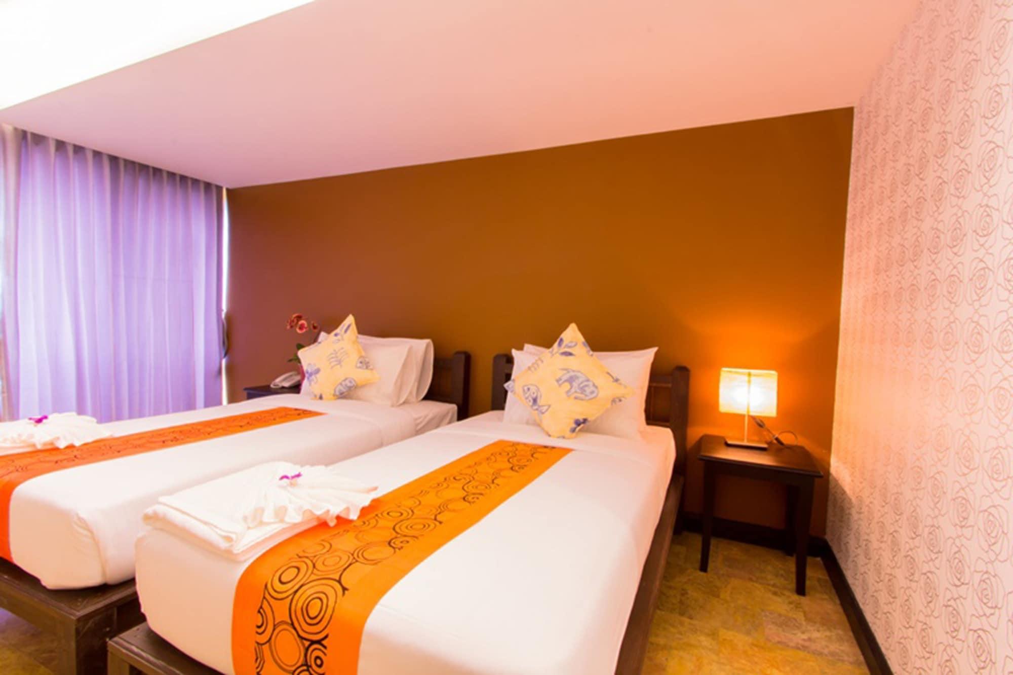 All Together Suite Hotel Bangkok Exteriör bild