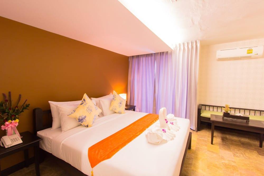 All Together Suite Hotel Bangkok Exteriör bild