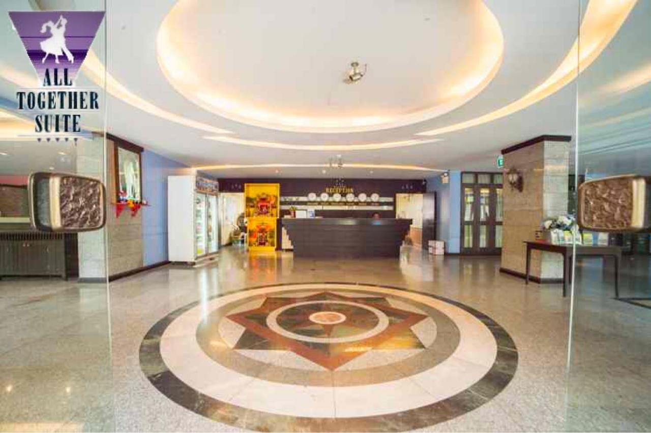 All Together Suite Hotel Bangkok Exteriör bild