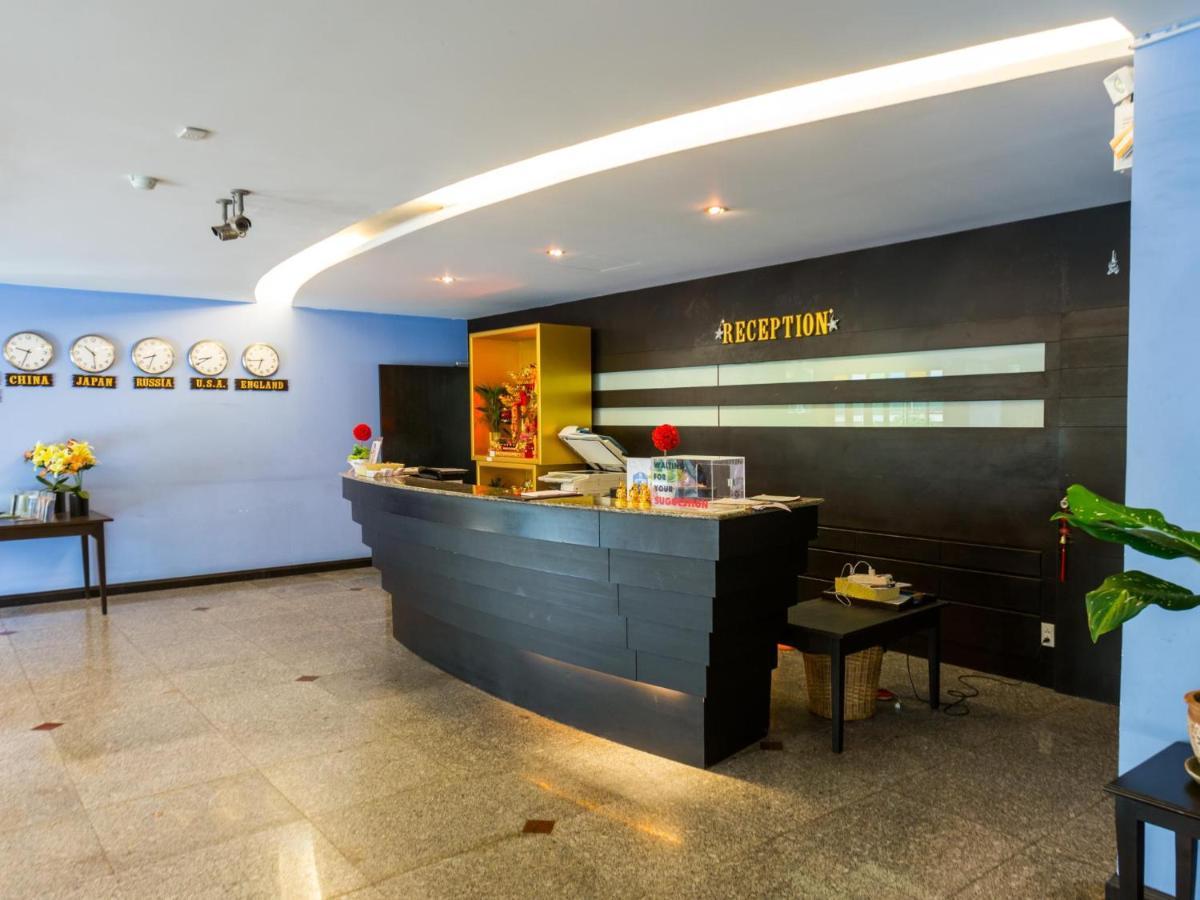 All Together Suite Hotel Bangkok Exteriör bild